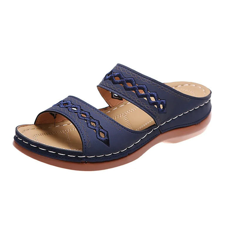 Claquette orthopédique femme à design ajouré bleu