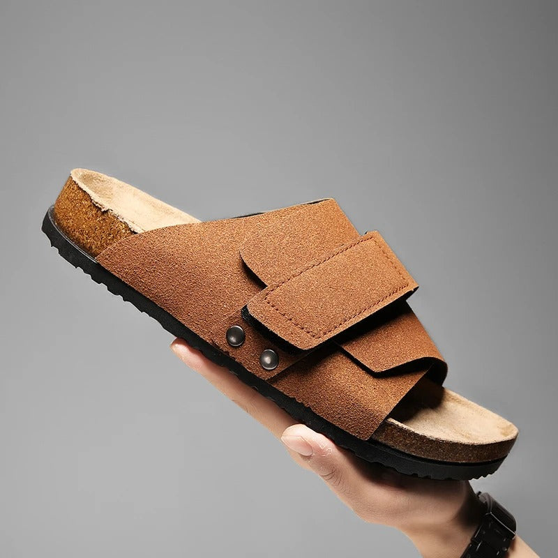 Claquette orthopédique homme en liège à scratch ajustable
