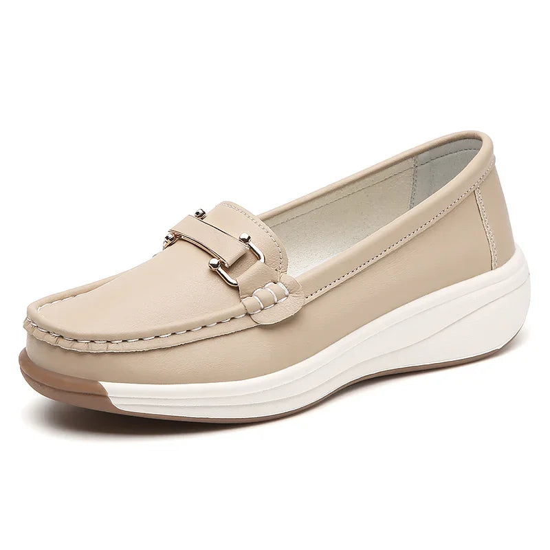 Mocassin orthopédique femme à semelle compensée beige