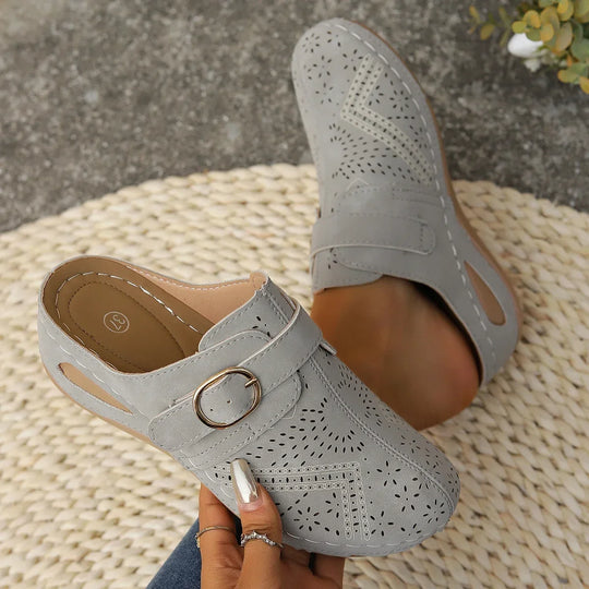 Sabot orthopédique femme ajouré avec bride boucle
