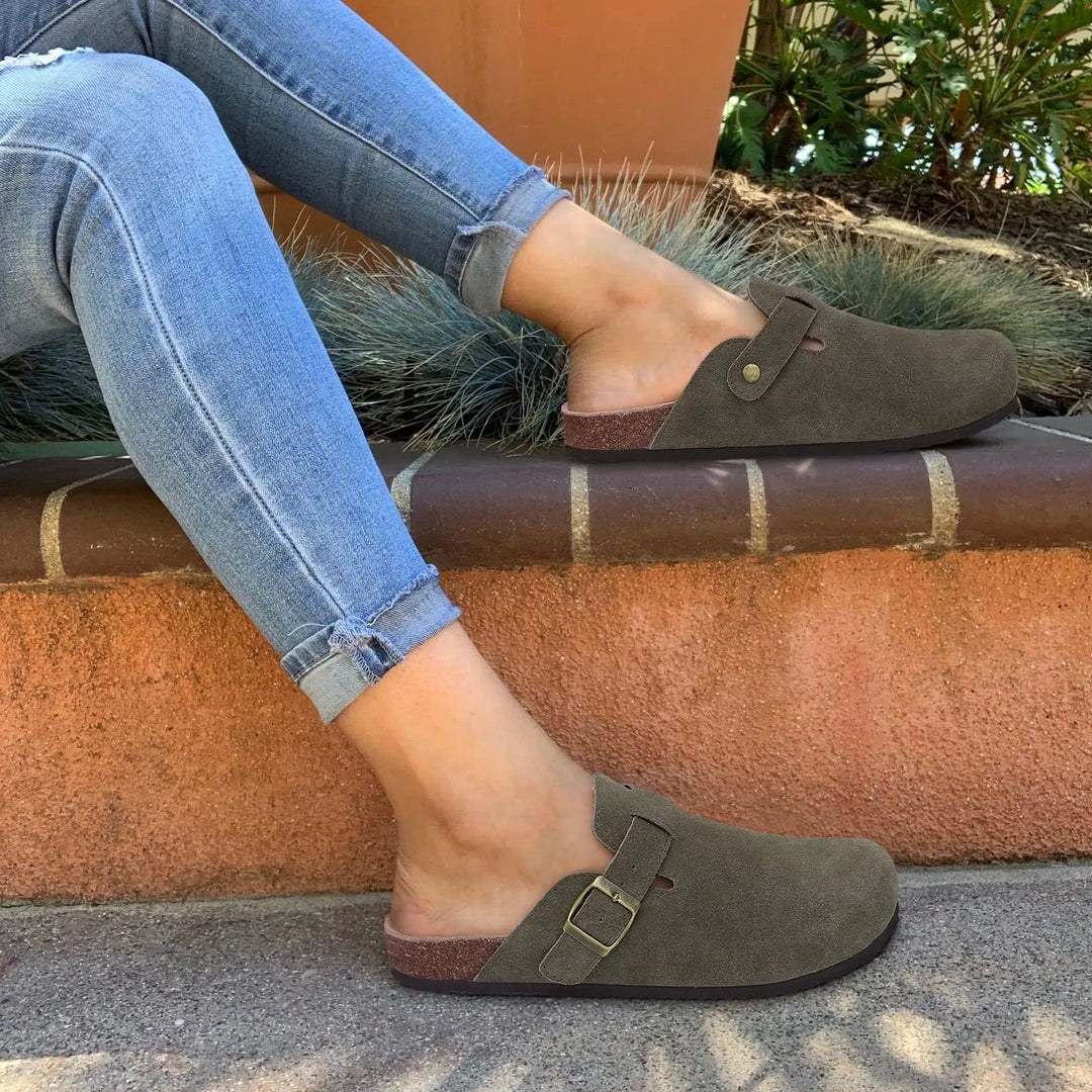 Sabot orthopédique femme en suédine avec boucle