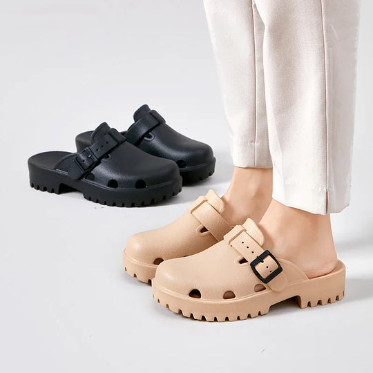 Sabot orthopédique femme avec bride réglable et crampons