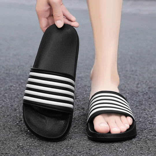 Claquette orthopédique homme style sportif à bandes