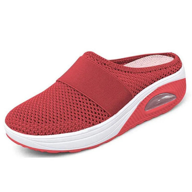 Sabot orthopédique femme avec tissu extensible et soutien rouge