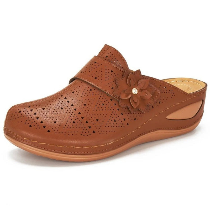 Sabot orthopédique femme fleur à petit talon camel