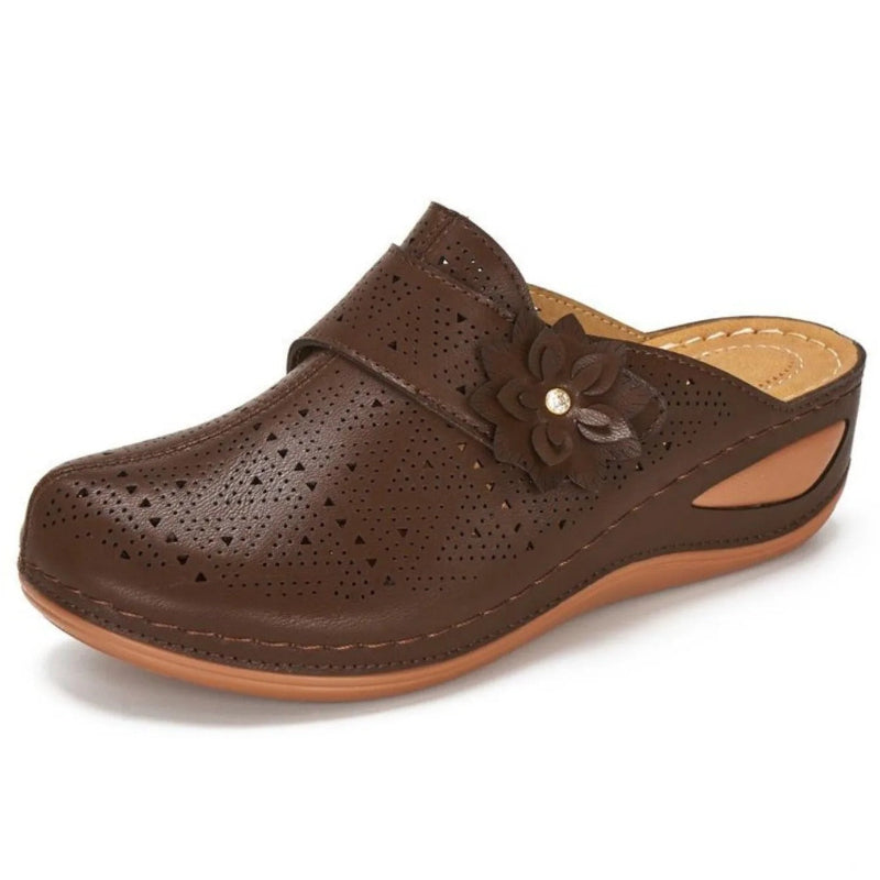 Sabot orthopédique femme fleur à petit talon marron
