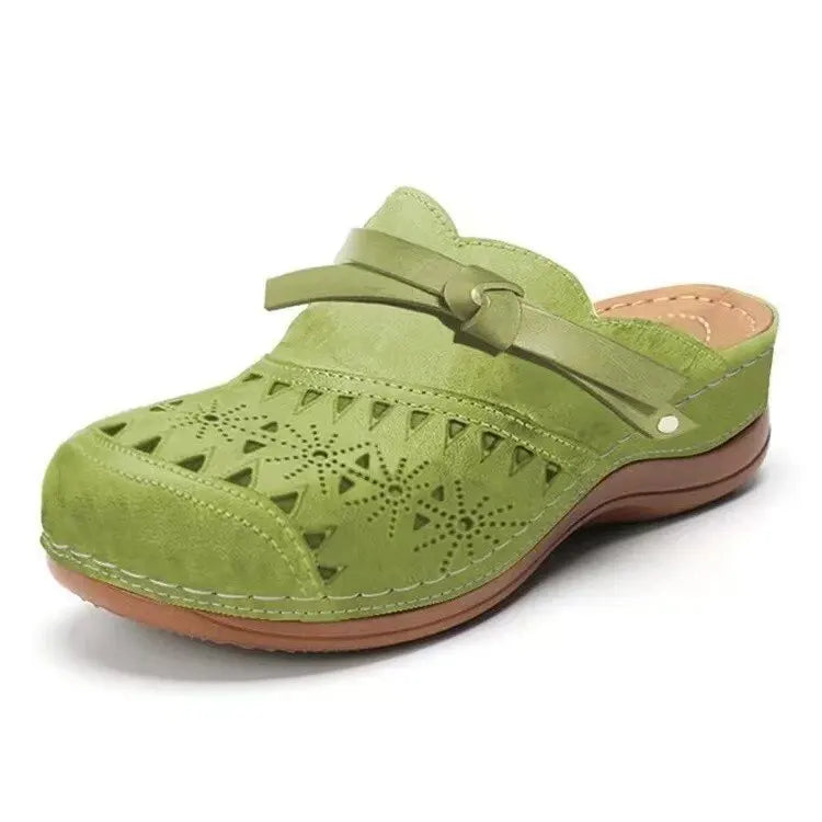 Sabot orthopédique femme à motifs ajourés et nœud plat vert