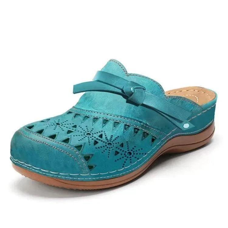 Sabot orthopédique femme à motifs ajourés et nœud plat turquoise
